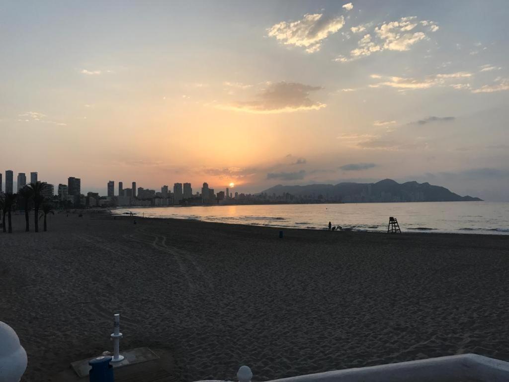Martina Maria Beach Бенидорм Екстериор снимка